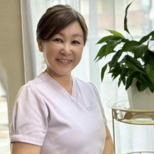 https://adachitomoko.jp/wp-content/uploads/2025/01/ルドゥーテ・大津市HP-5-300x300.png